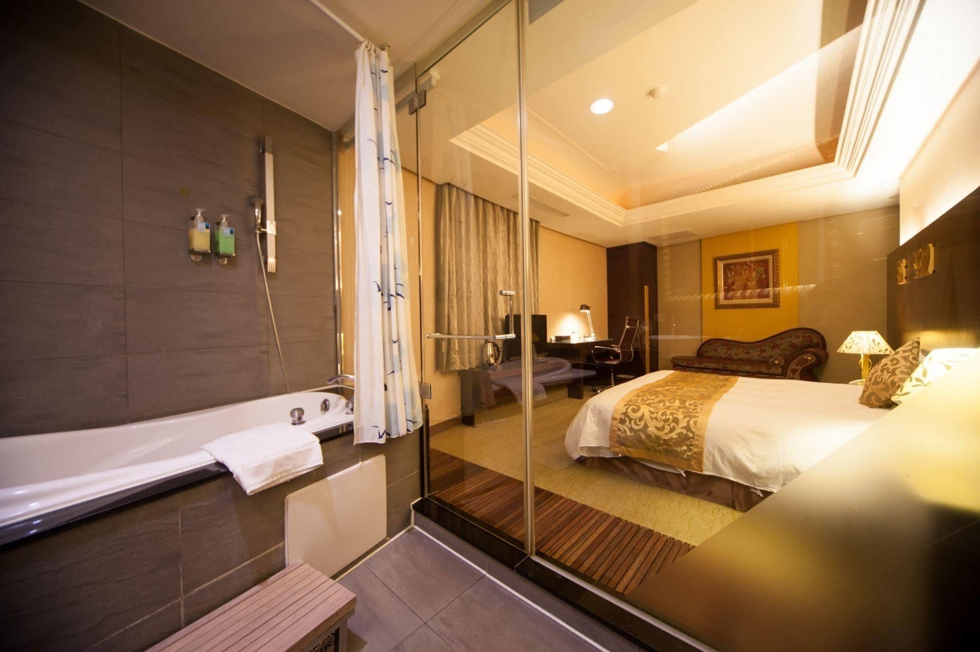 Ohotel Taichung Luaran gambar